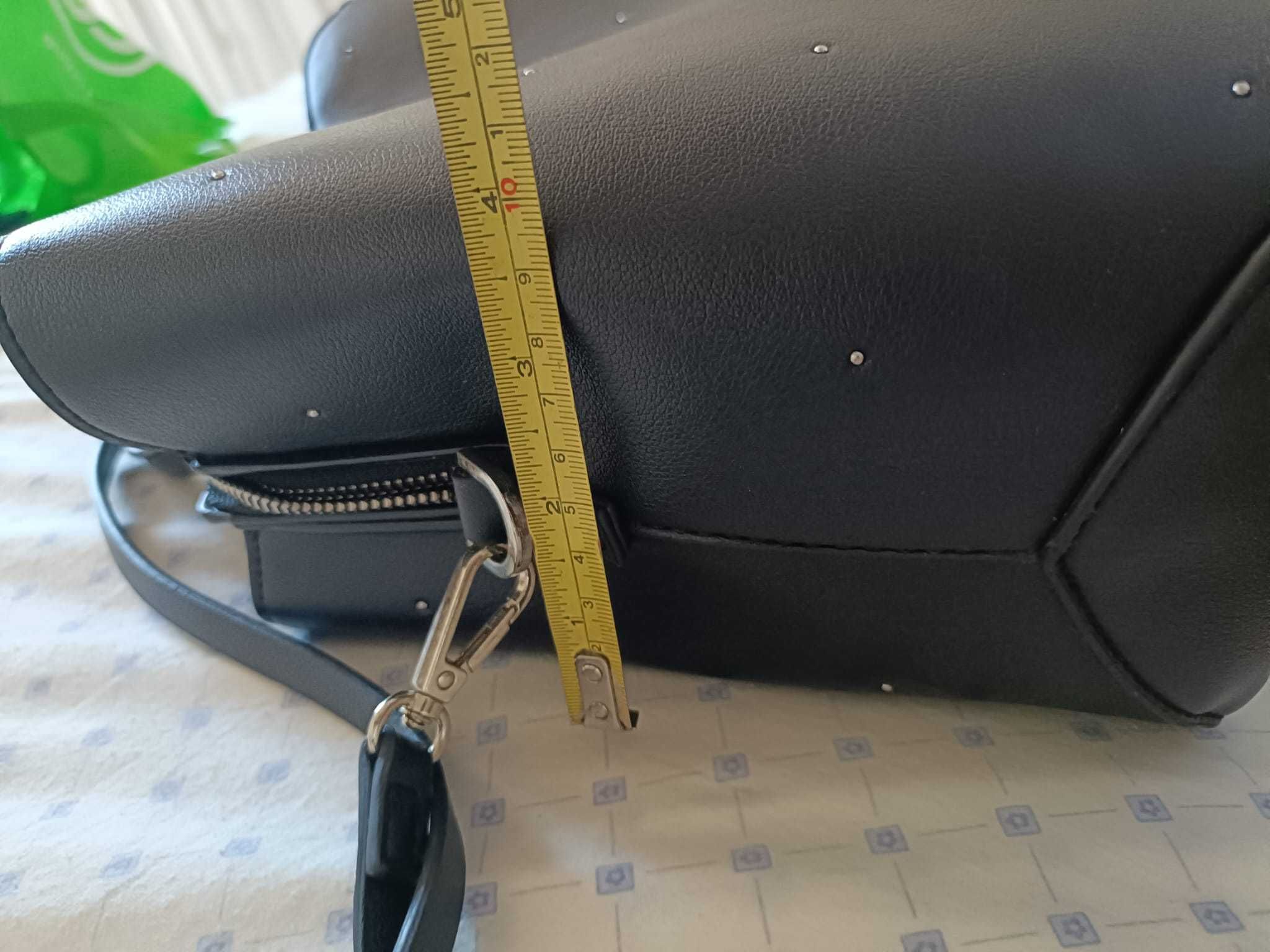 Mala de senhora preta