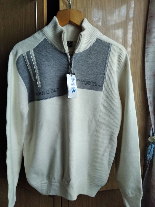 Джемпер теплый для юноши,новый.Турция