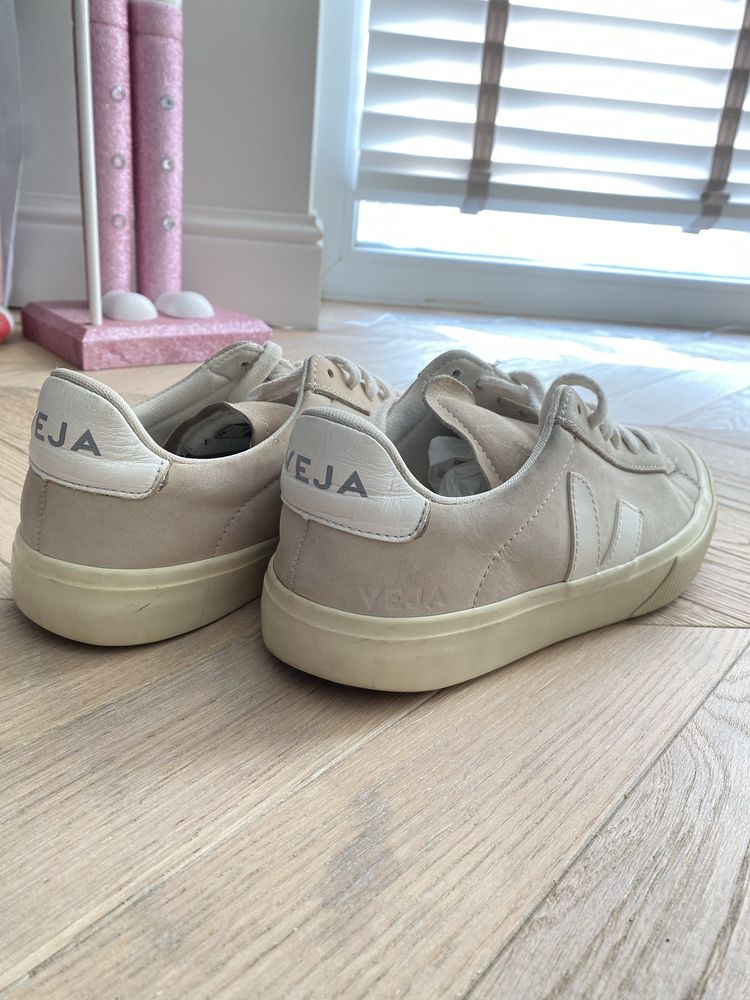 Buty veja skora
