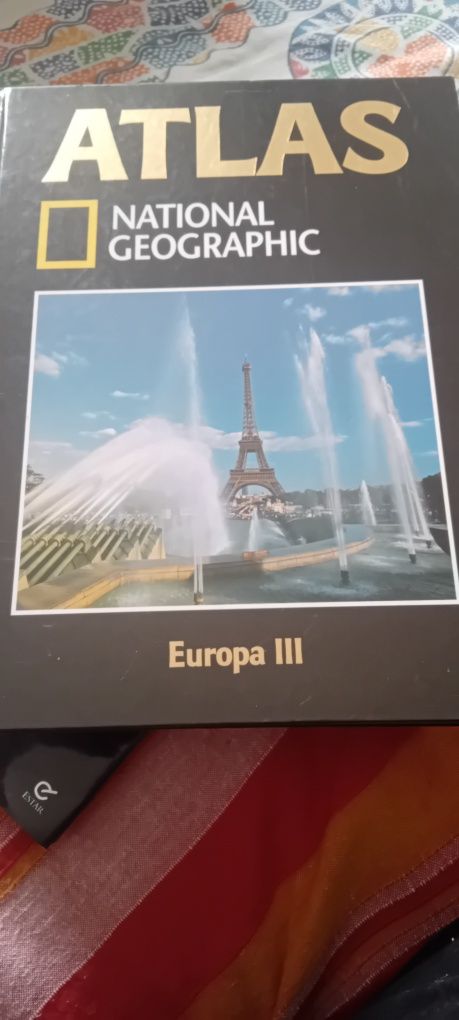 Vários Atlas ilustrados