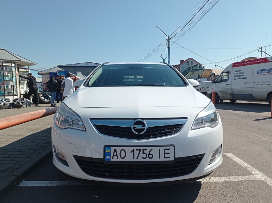 Opel Astra j 2011р. 1.7 Diesel