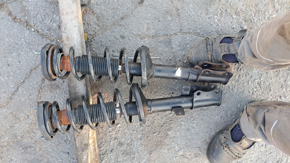 Стойки взборі амортизатори з пружинами toyota carina corona coroll