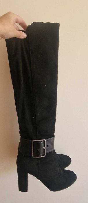 Sapatos usados em bom estado