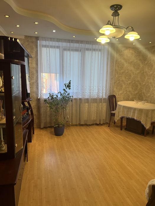 Сдам 3-х комнатную квартиру в центре с ремонтом