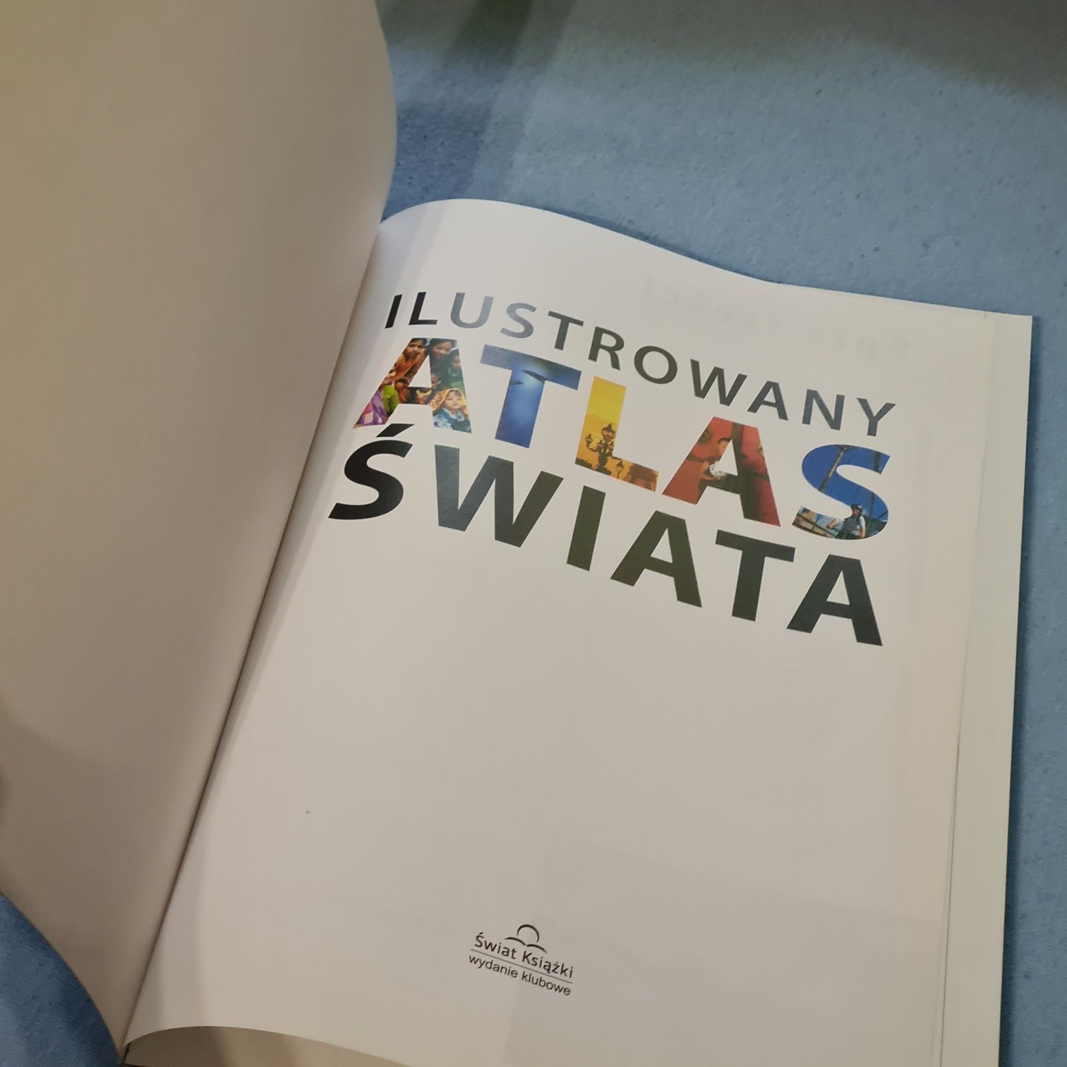 Iluatrowany Atlas Świata świat książki