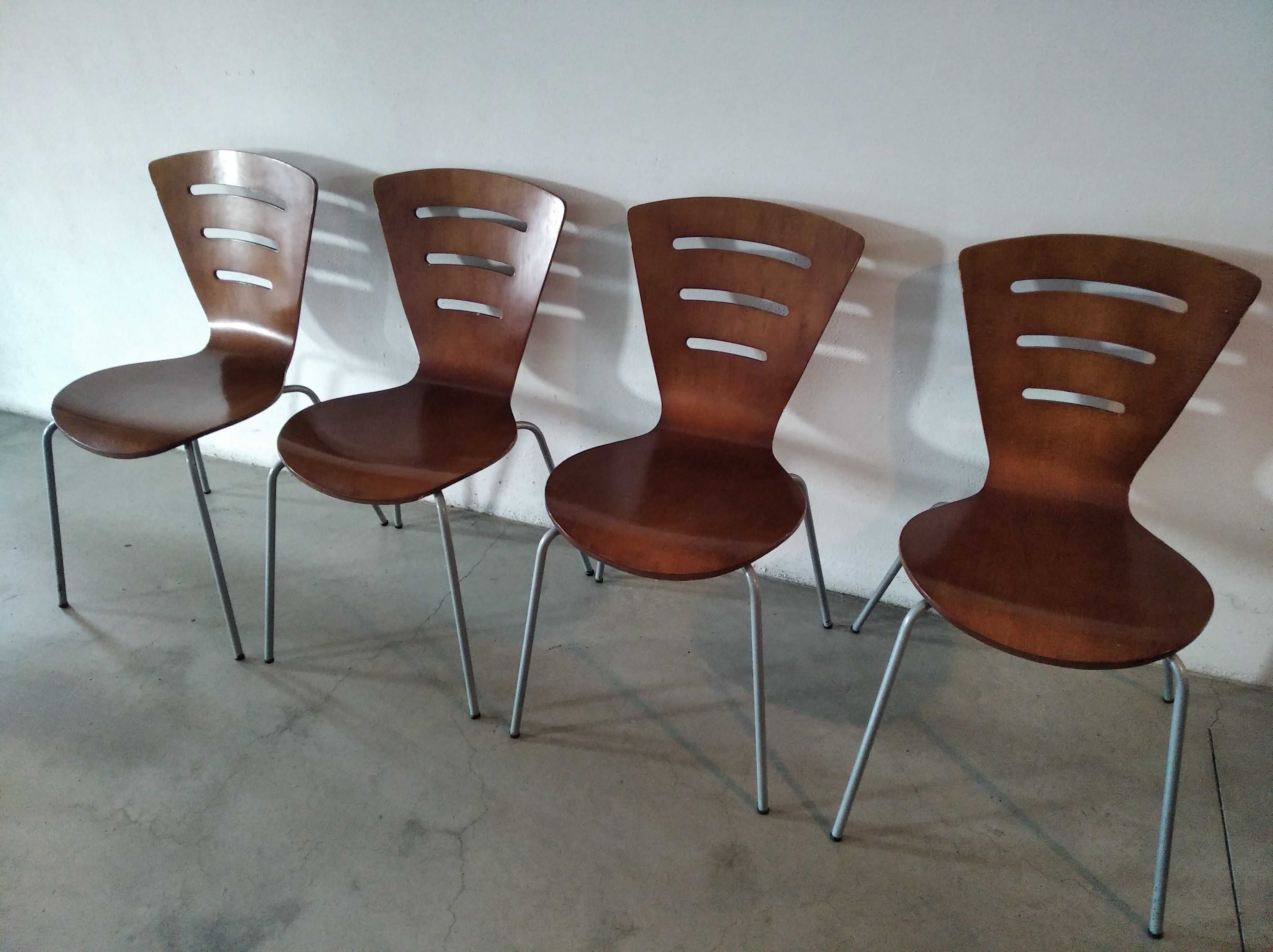 Conjunto de 4 cadeiras de cozinha em madeira e metal