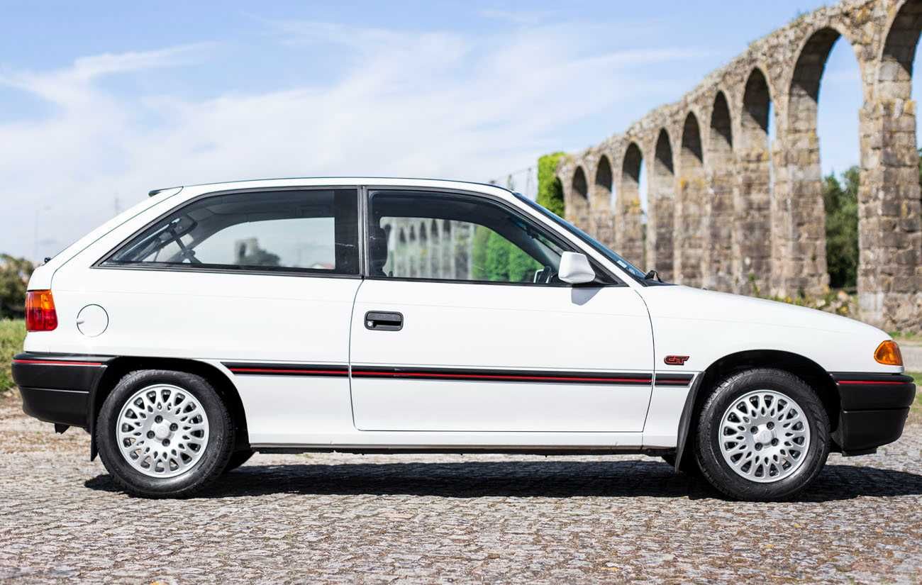 Opel Astra GT 1.6i 3P. (Certificado Museu do Caramulo)