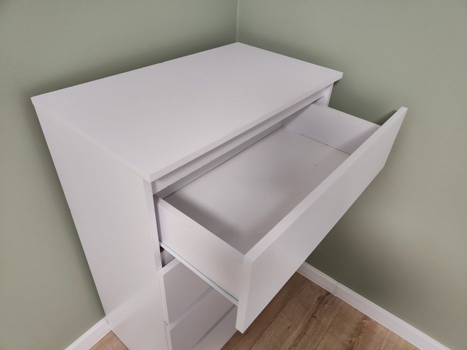 Komoda z szufladami biała