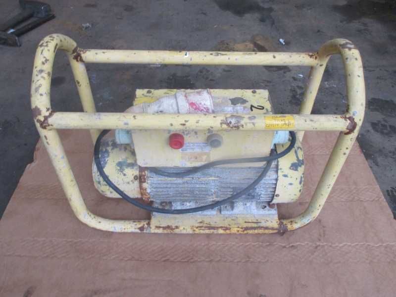 Przetwornica do betonu  częstotliwości DYNAPAC UF 61