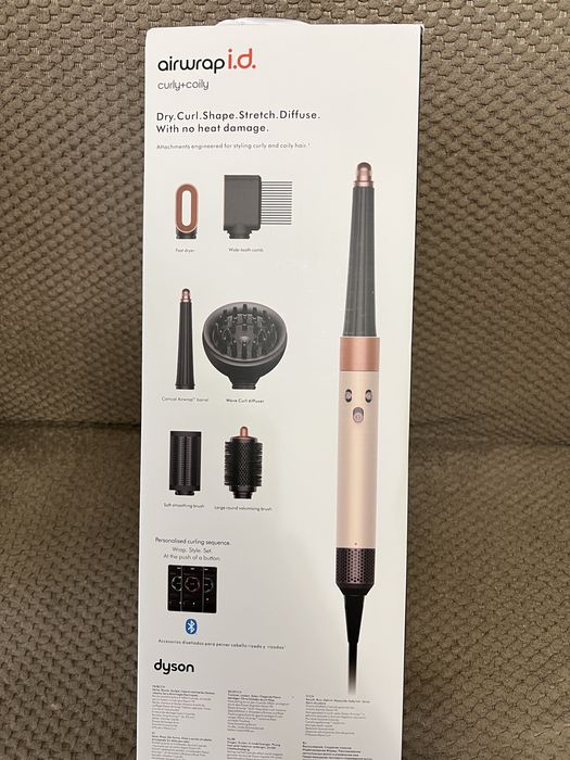 Новий стайлер Dyson HS08