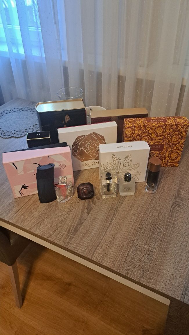 Flakony po oryginalnych perfumach plus 6 pudełek prezentowych