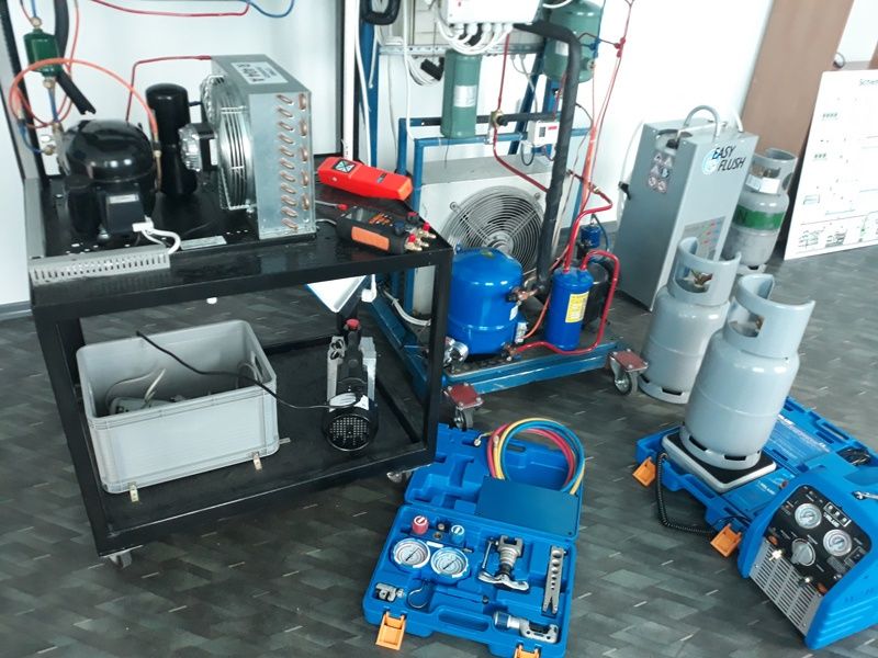 Naprawa lodówek gastronomicznych . Chłodnictwo