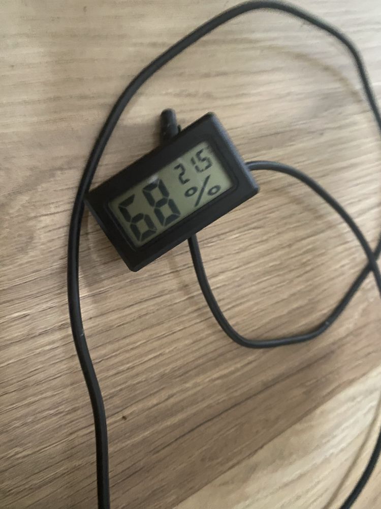 higrometr i termometr z czujka na kablu