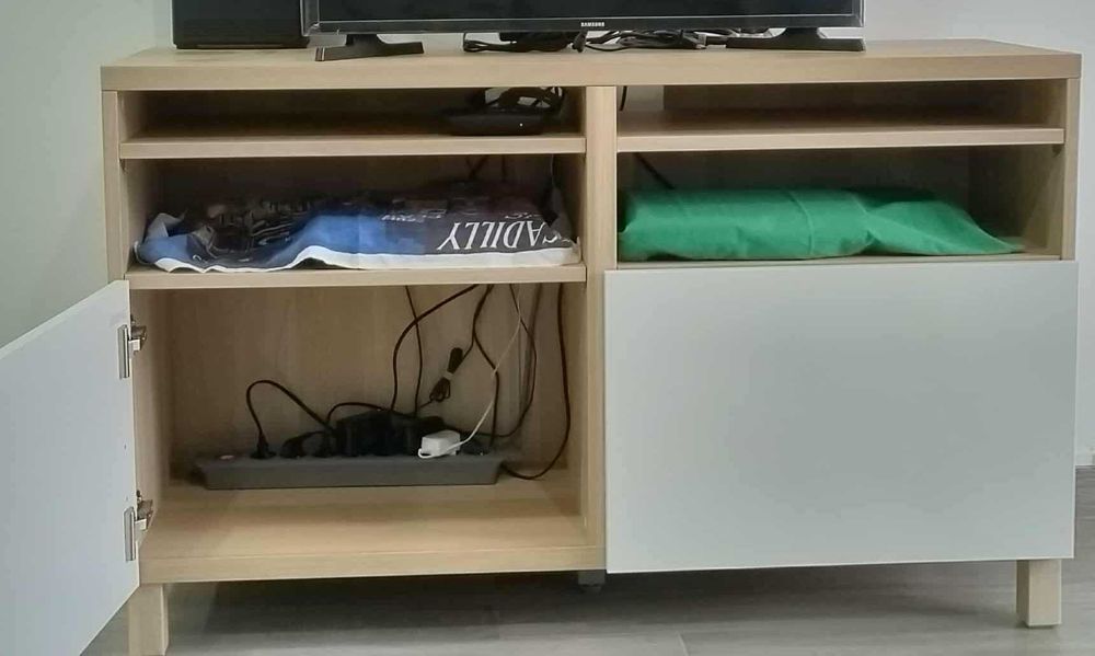 Móvel TV com iluminação LED traseira