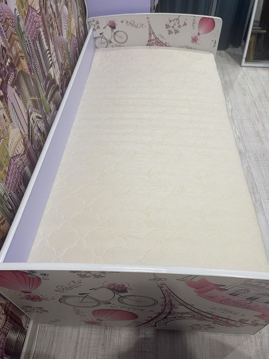 Ліжко дитяче для дівчинки