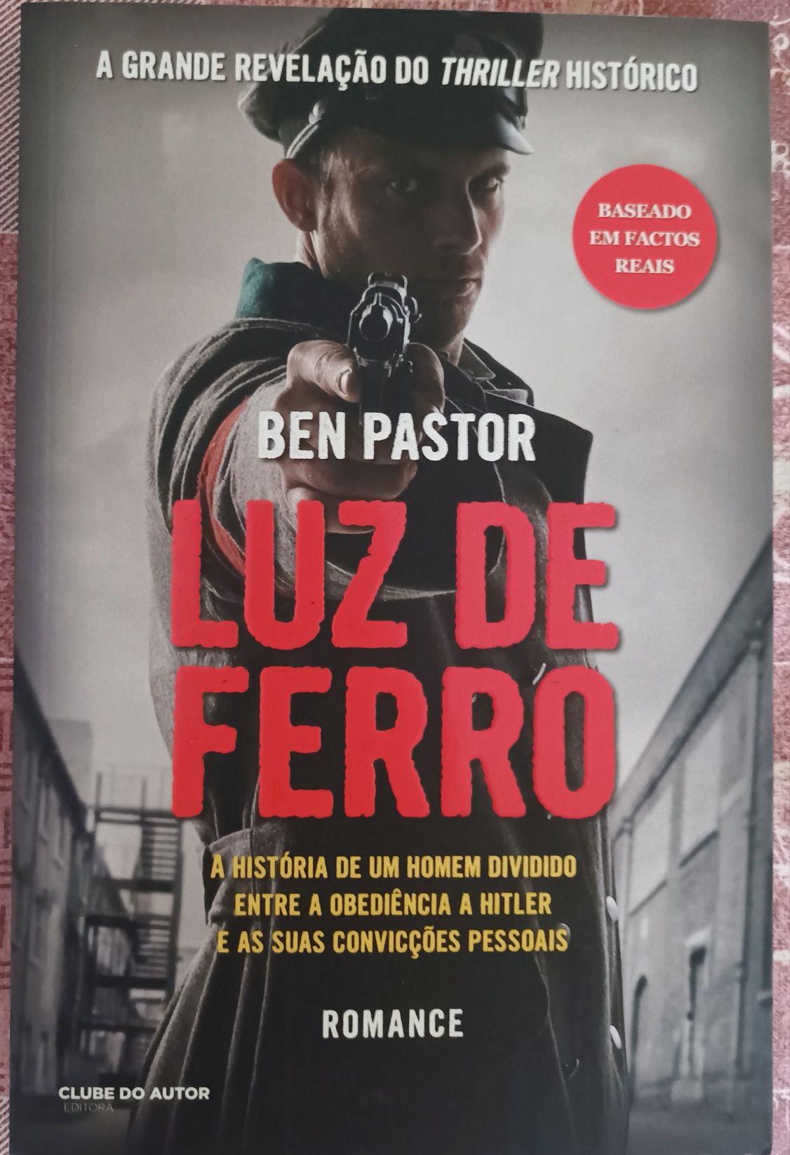 Ben Pastor - Luz de Ferro