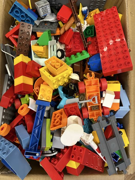 Klocki LEGO Duplo oryginalne mix 1 kg z figurkami