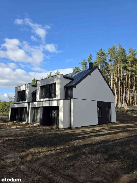 Nowoczesny Dom dwulokalowy w lesie!Bardzo duża działka 1250m2 .