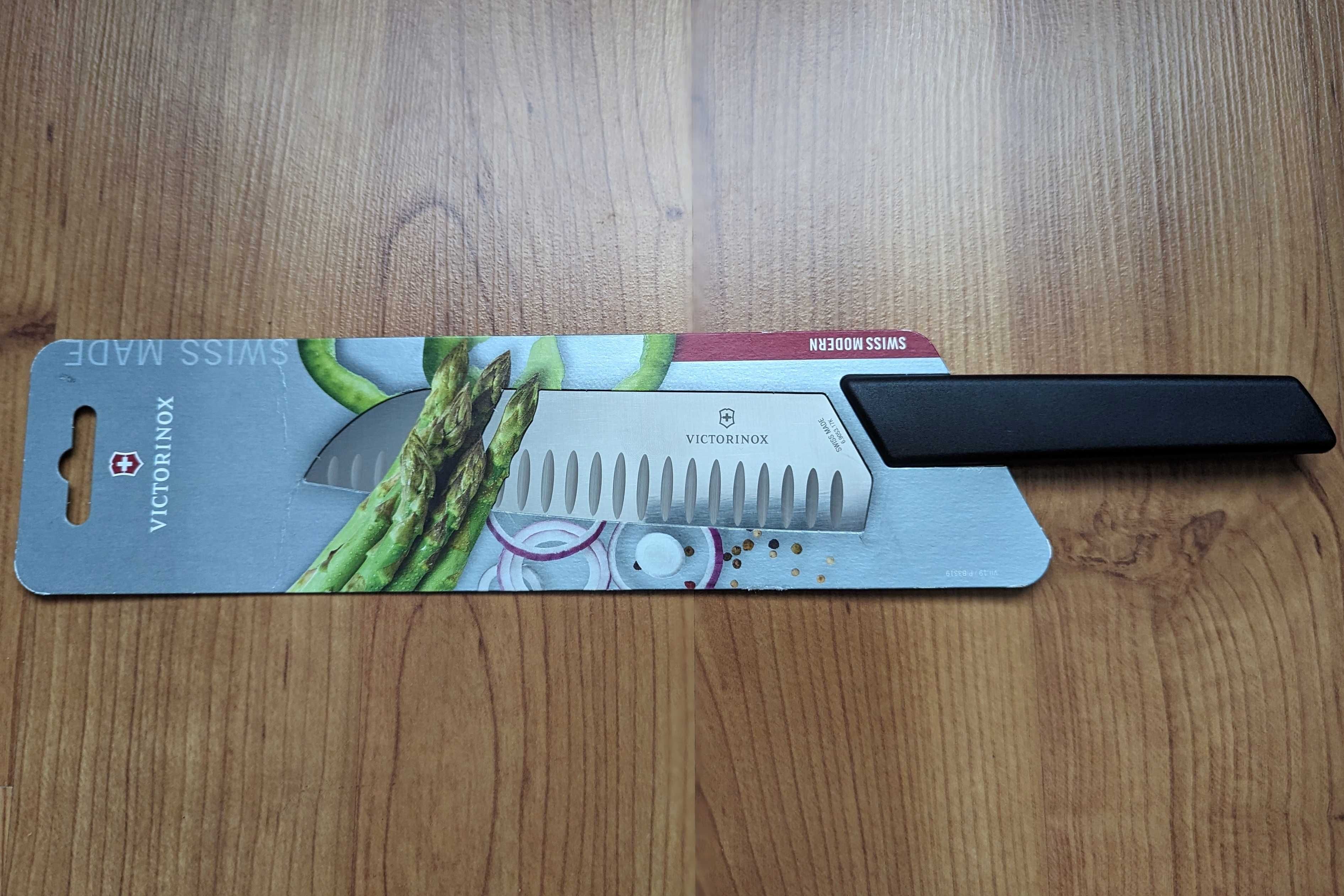 Кухонный нож Victorinox Swiss Modern Santoku 17см. 6.9053.17KB