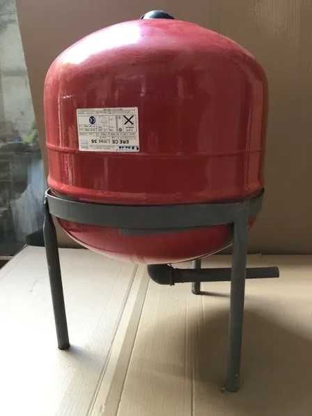 Расширительный бачок для системы отопления, на 35 л