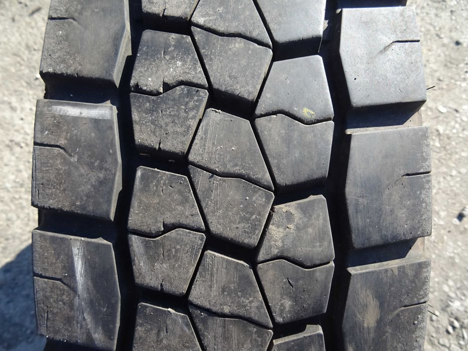Opona 235/75R17.5 BRIDGESTONE R-DRIVE 002 (500 netto)