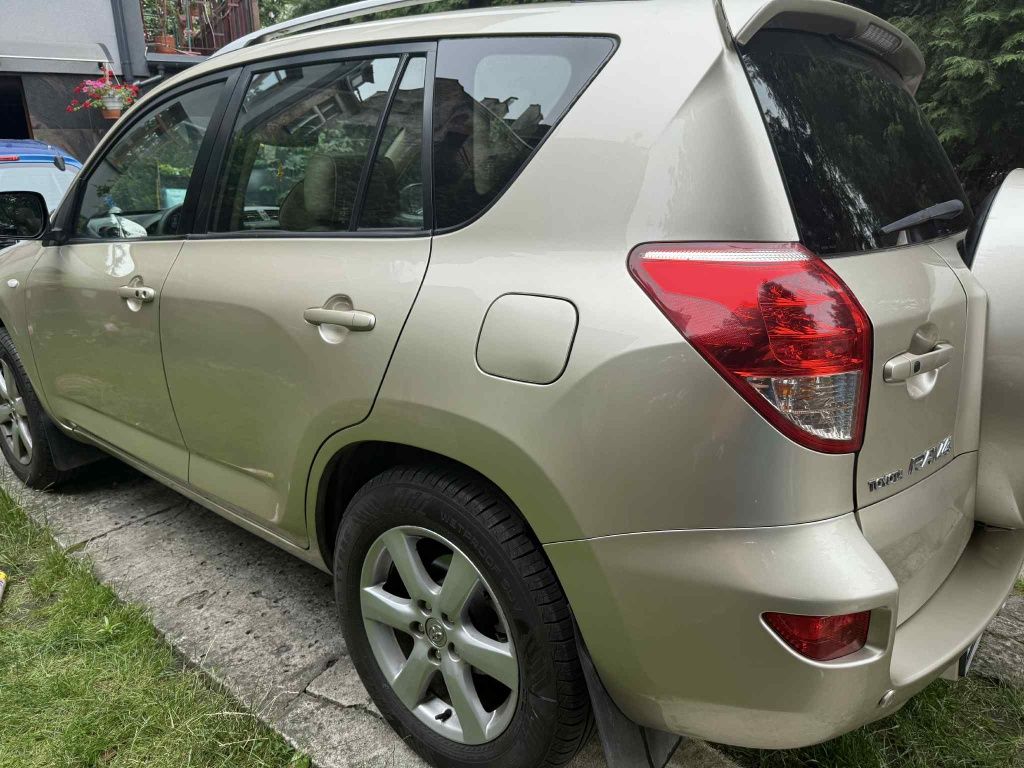 Toyota rav4 2007r 2.0 LPG Automat