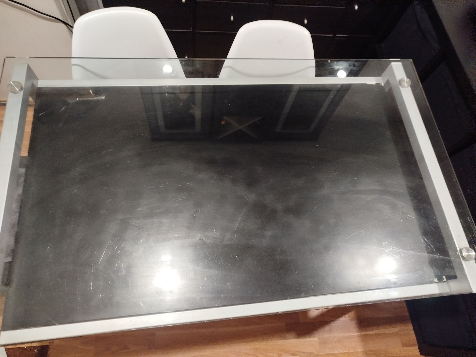 Vendo ou troco por algo do meu interesse  Mesa de vidro  e Ferro para