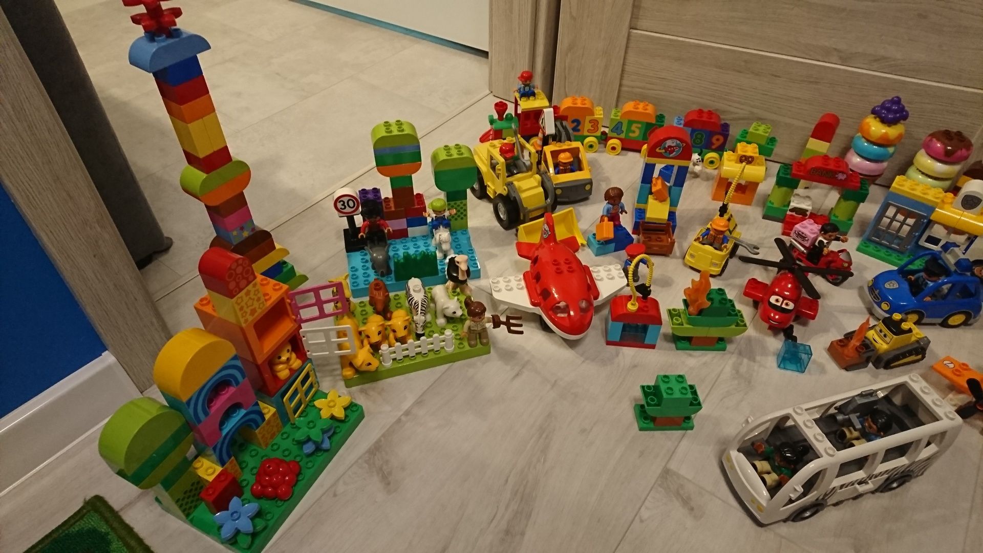 Lego duplo Mega zestaw - zawiera 12 mniejszych