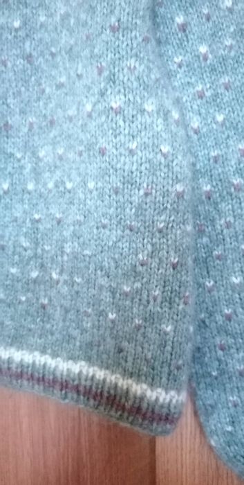 miękki puchaty delikatny moherowy sweterek lekki błękitny