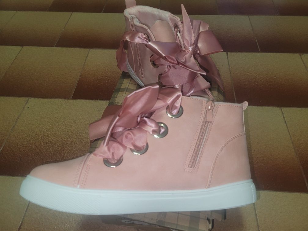 Botas cor de rosa