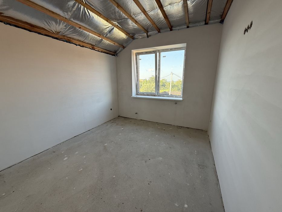 Продаж 2-поверхового будинку