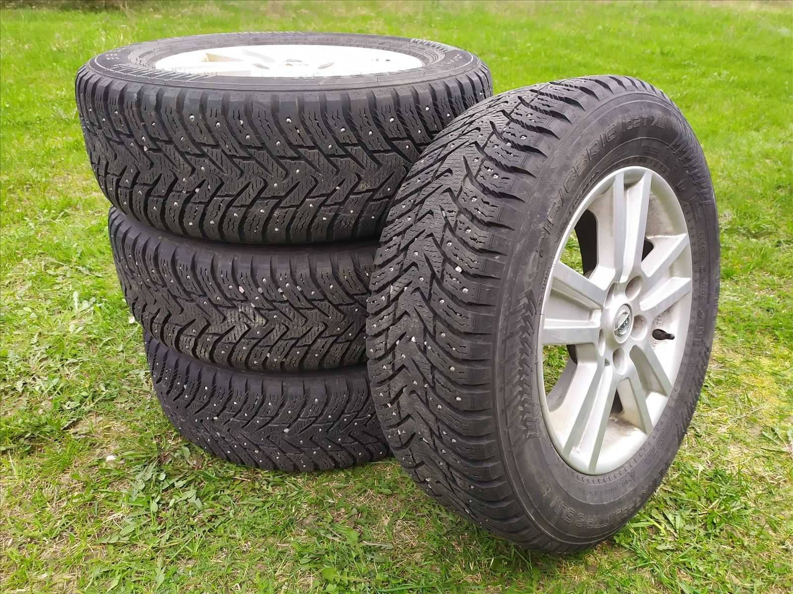 Шини Nokian 215 65 R16 з дисками 6,5jx16H2 Nissan