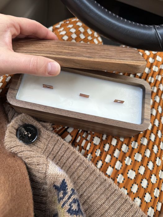 Свічка соєва в деревянній коробці