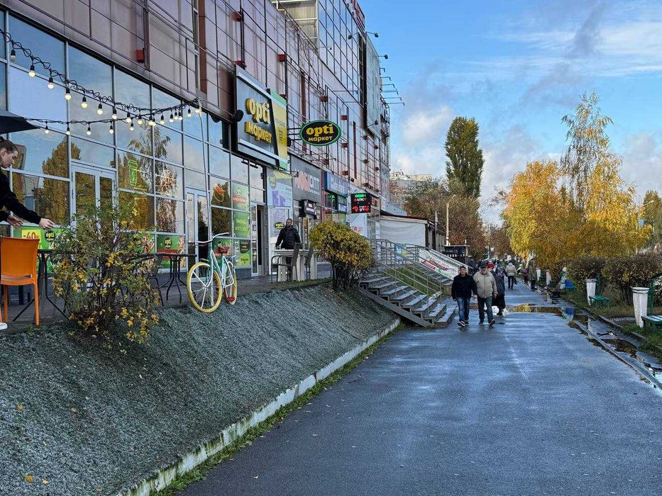 Оренда 230,3 м2 / 1-й поверх / вул. Нескорених 14/ ТЦ Джокер