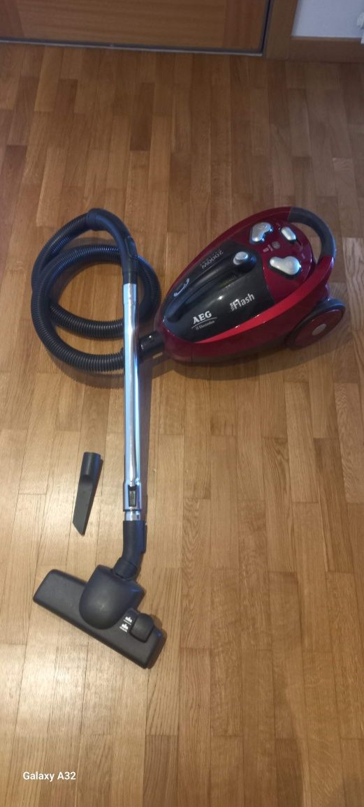 Aspirador AEG 2000