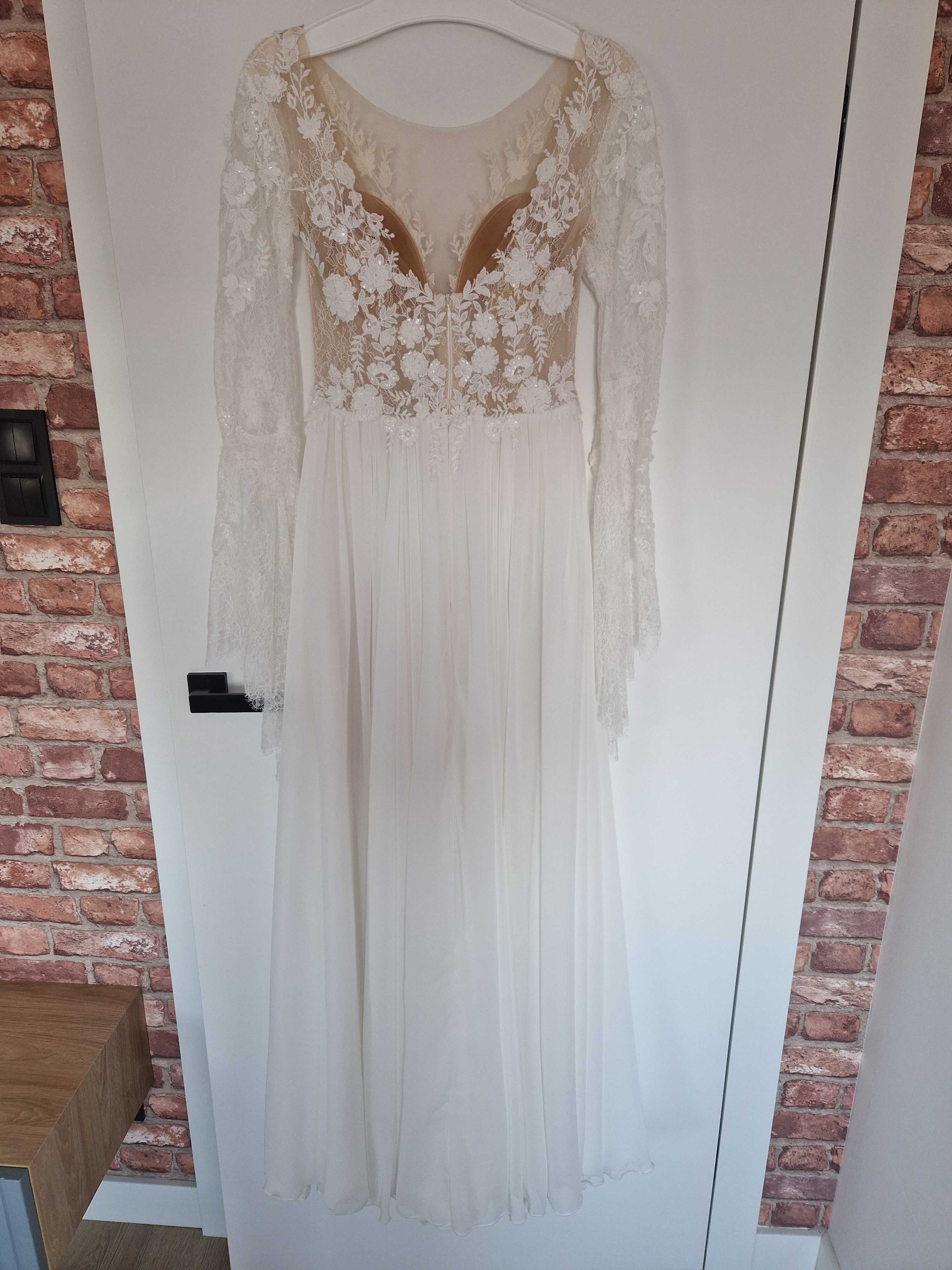 Suknia ślubna Villa Annais Bridal + welon