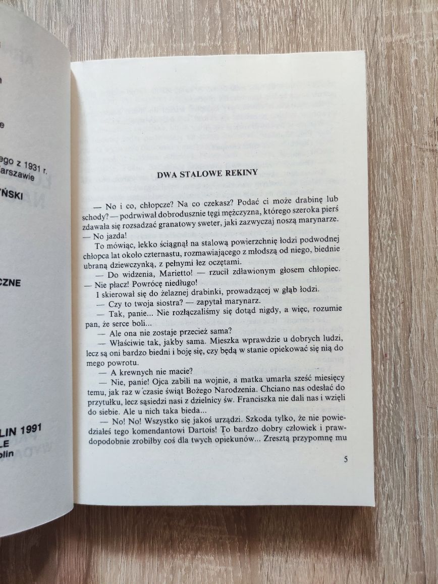 Książka Łodzią podwodną naokoło świata Galopin