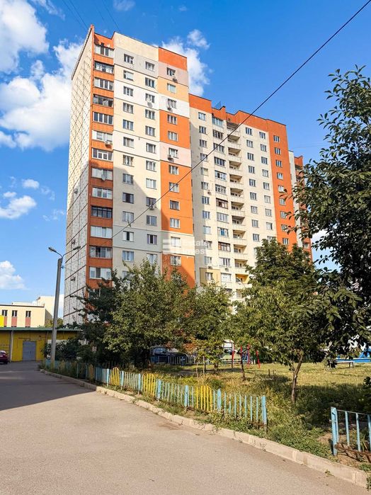 У продажу 3 кімн.кв.за адресою вул. Молочна, 1,корпус 1