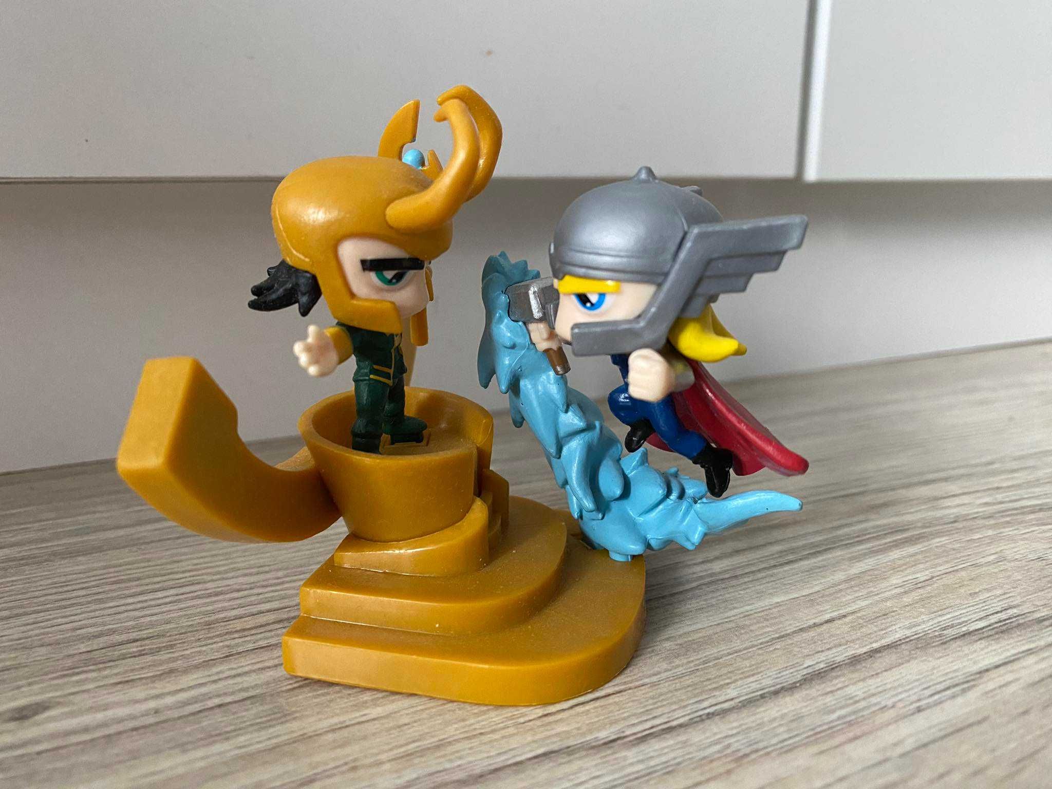 Marvel figurka Thor i Loki