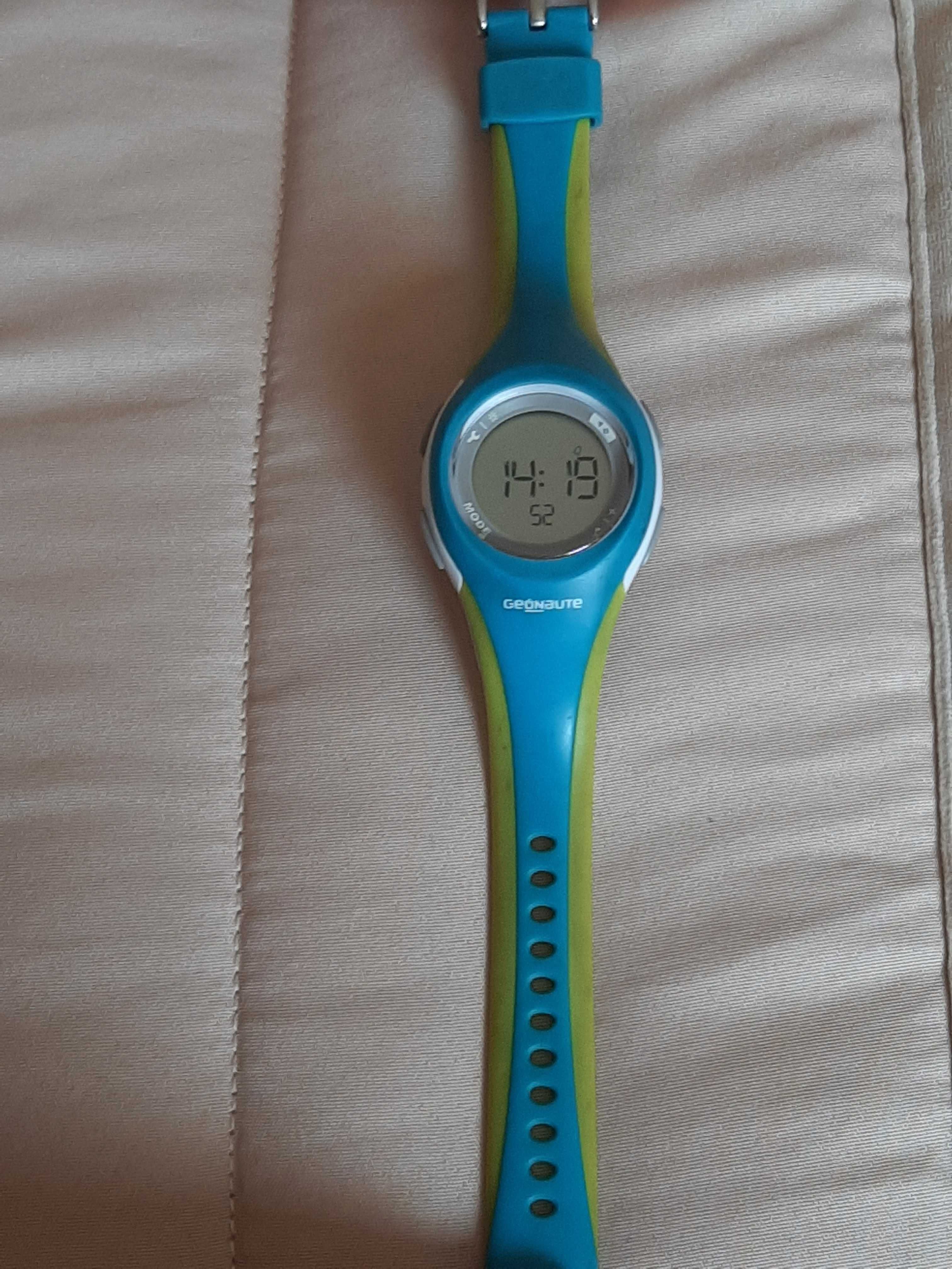 2 Relógios / 1 Swatch, 1 Decathlon