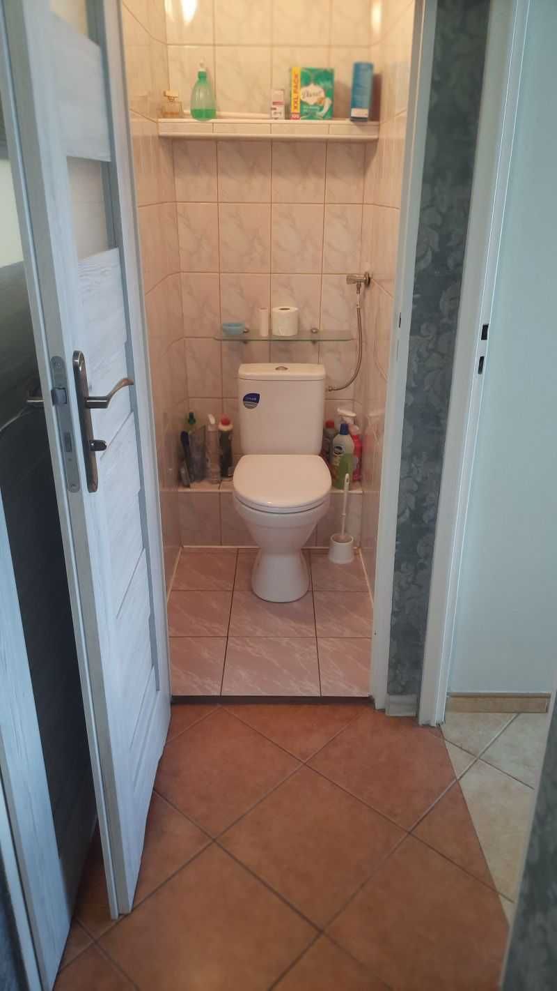 Pokój jednoosobowy na wynajem dla studentów.