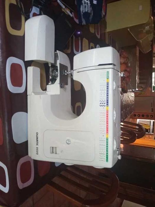 Máquina de costura Olimatic Usada