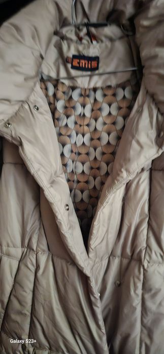 Продам зимову курточку 46 розміру