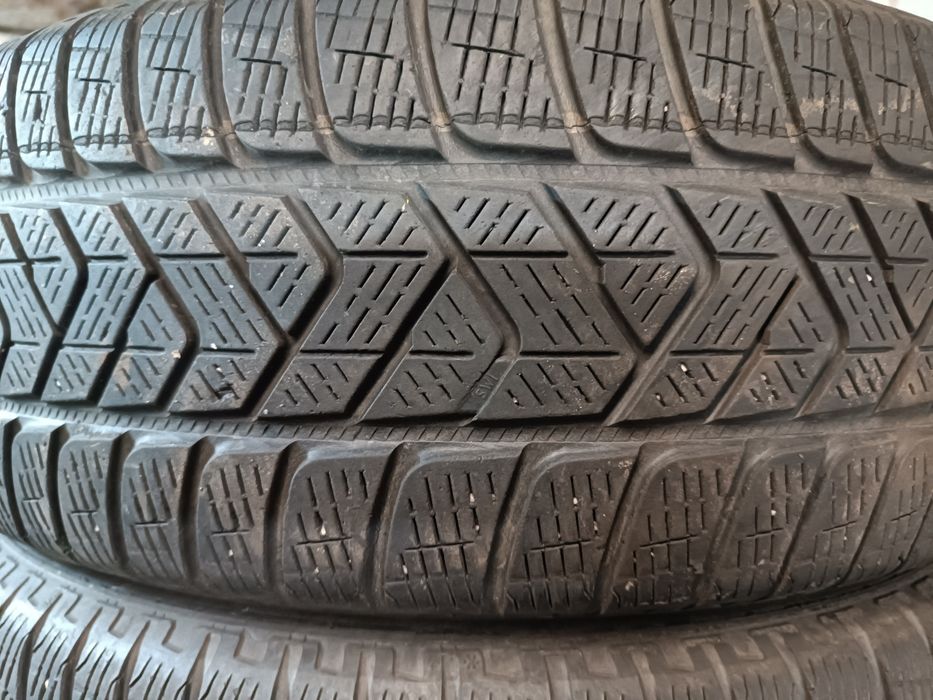 Opony Zimowe 215 65 R17 Pirelli.    w63