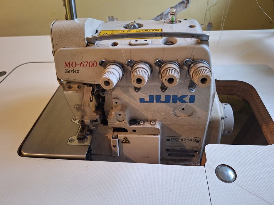 Maszyna overlock MO-6714S