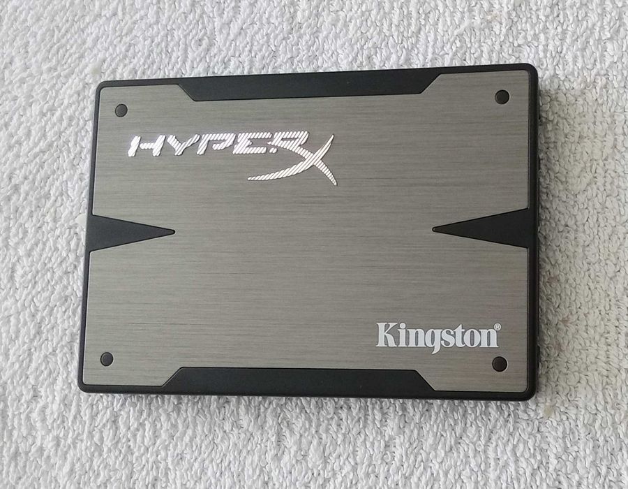 Disco SSD SATA de 120GB - Kingston Hiperx