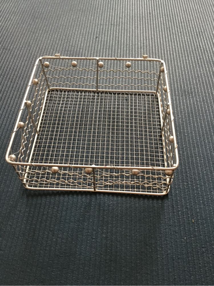 Metalowy pojemnik/ organizer