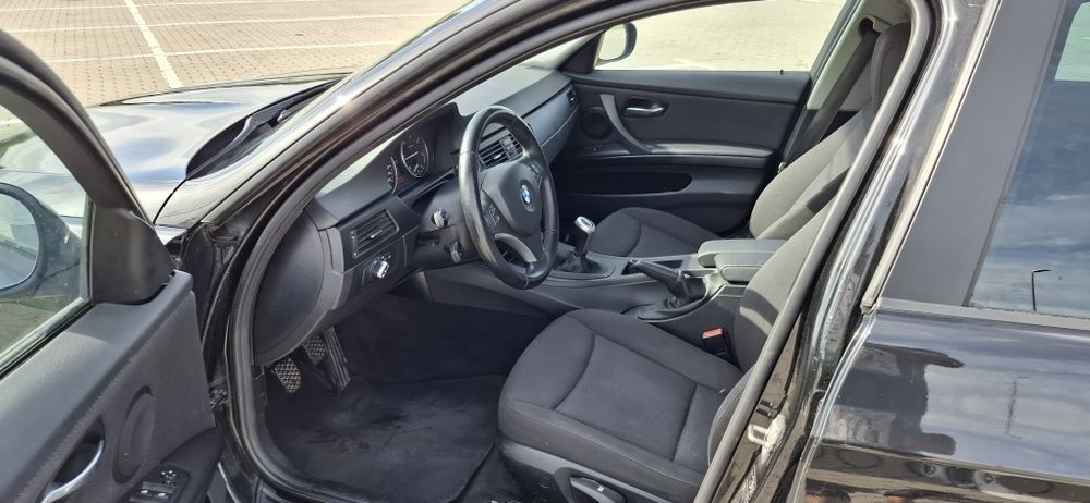 BMW 320D 2010r 2.0d 143KM