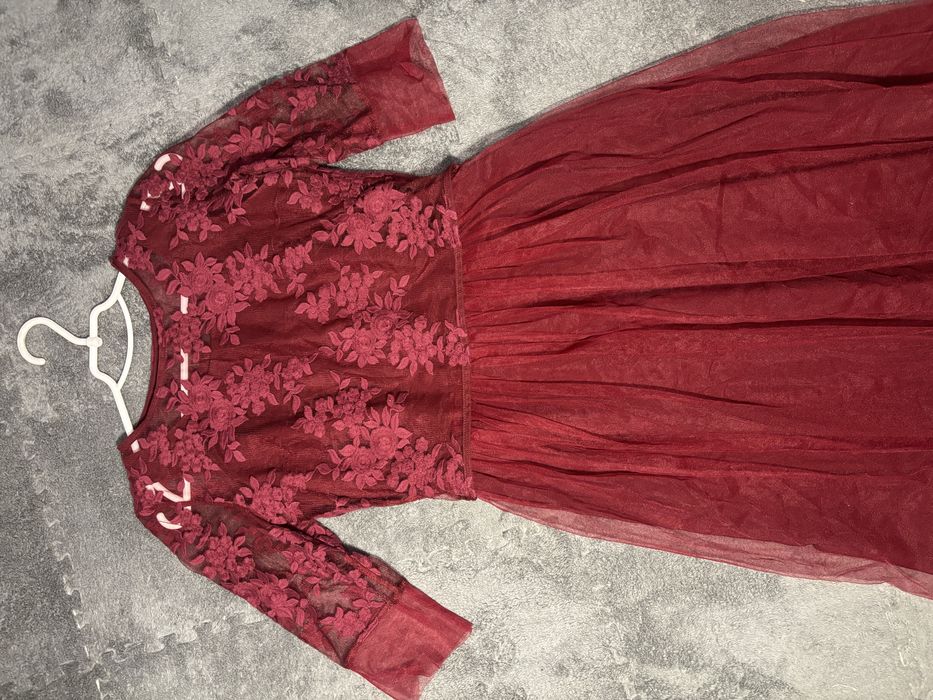 Плаття марсала з фатіном