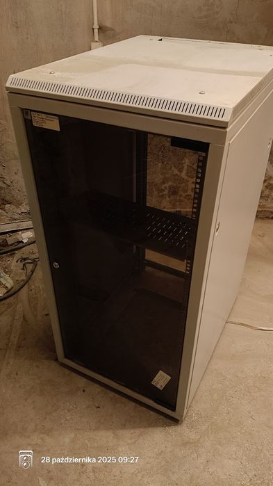 Szafa serwerowa używana.